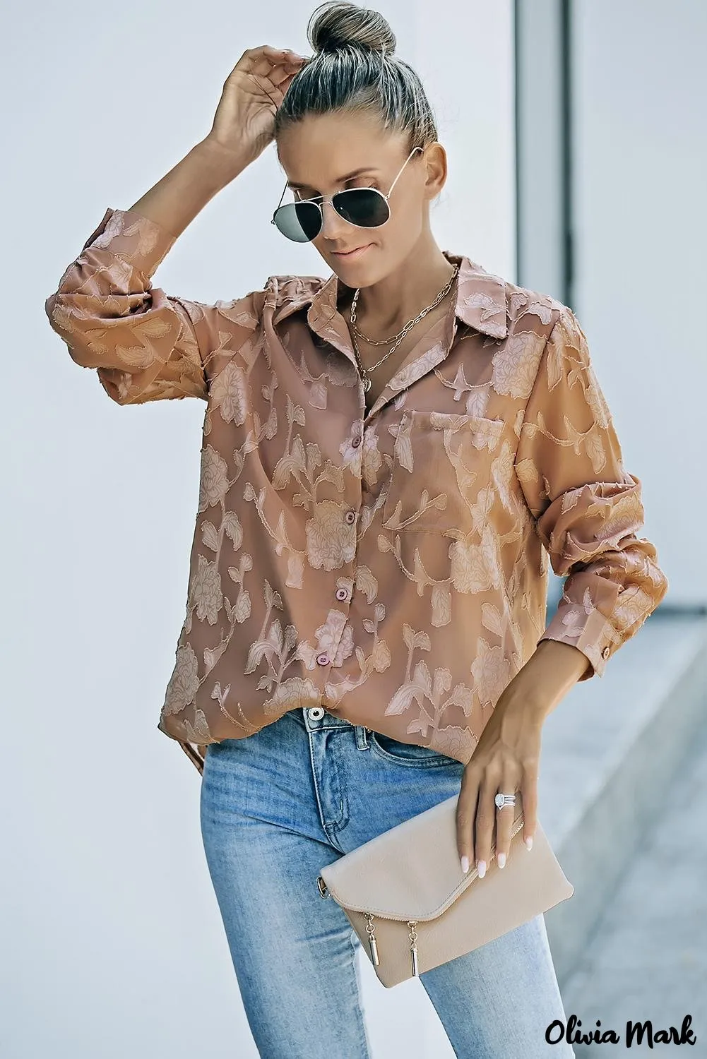 Deanwangkt - Brown floral textured shirt with collar and collar