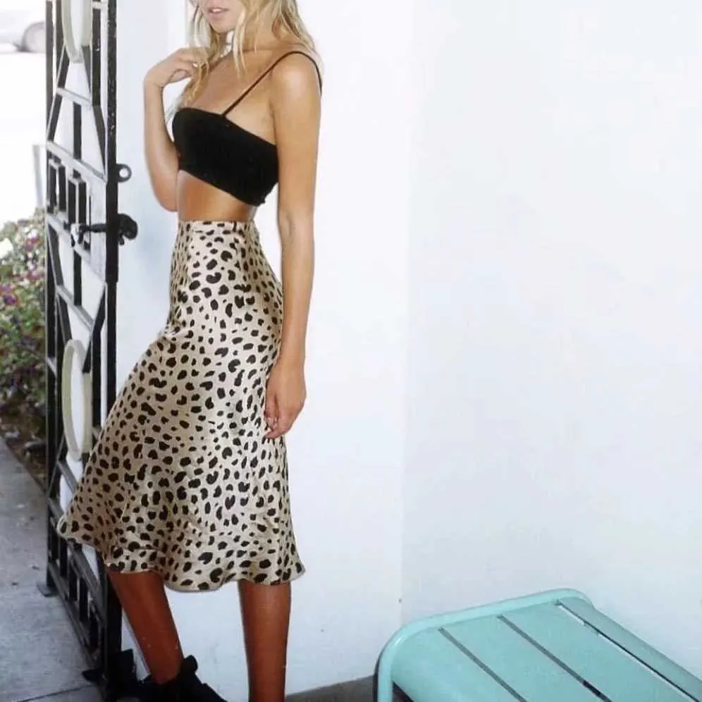 Retro Elastic Band High Waisted Leopard Print Satin Midi Skirt