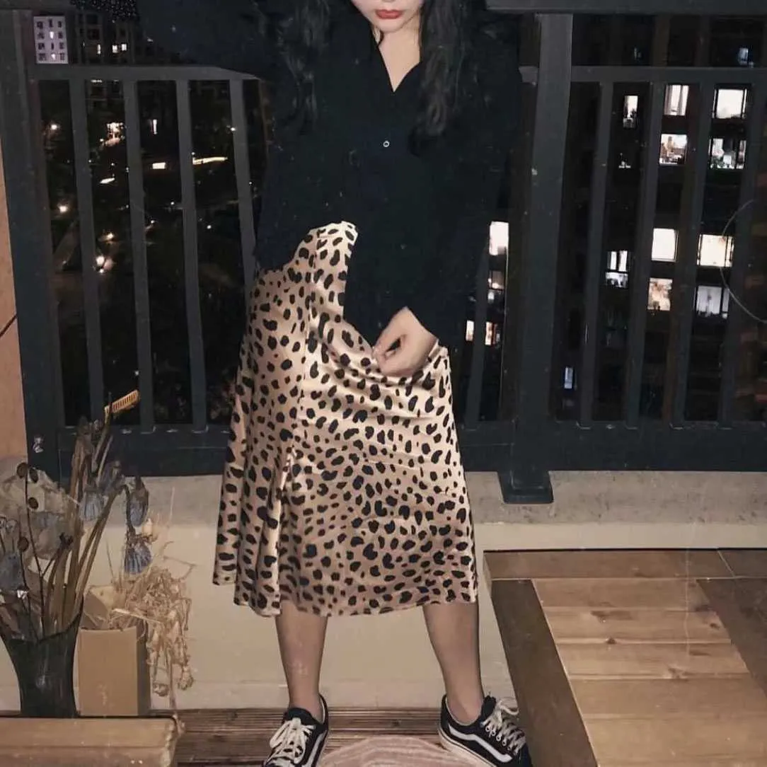 Retro Elastic Band High Waisted Leopard Print Satin Midi Skirt