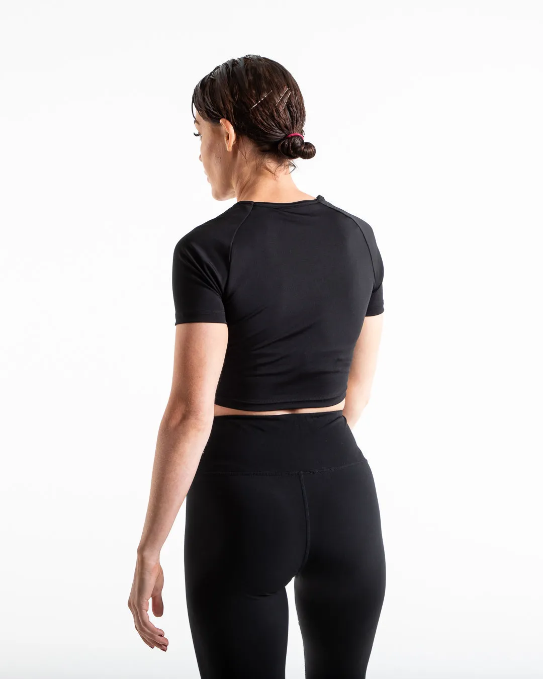 Training Short Sleeve Crop Top - Black