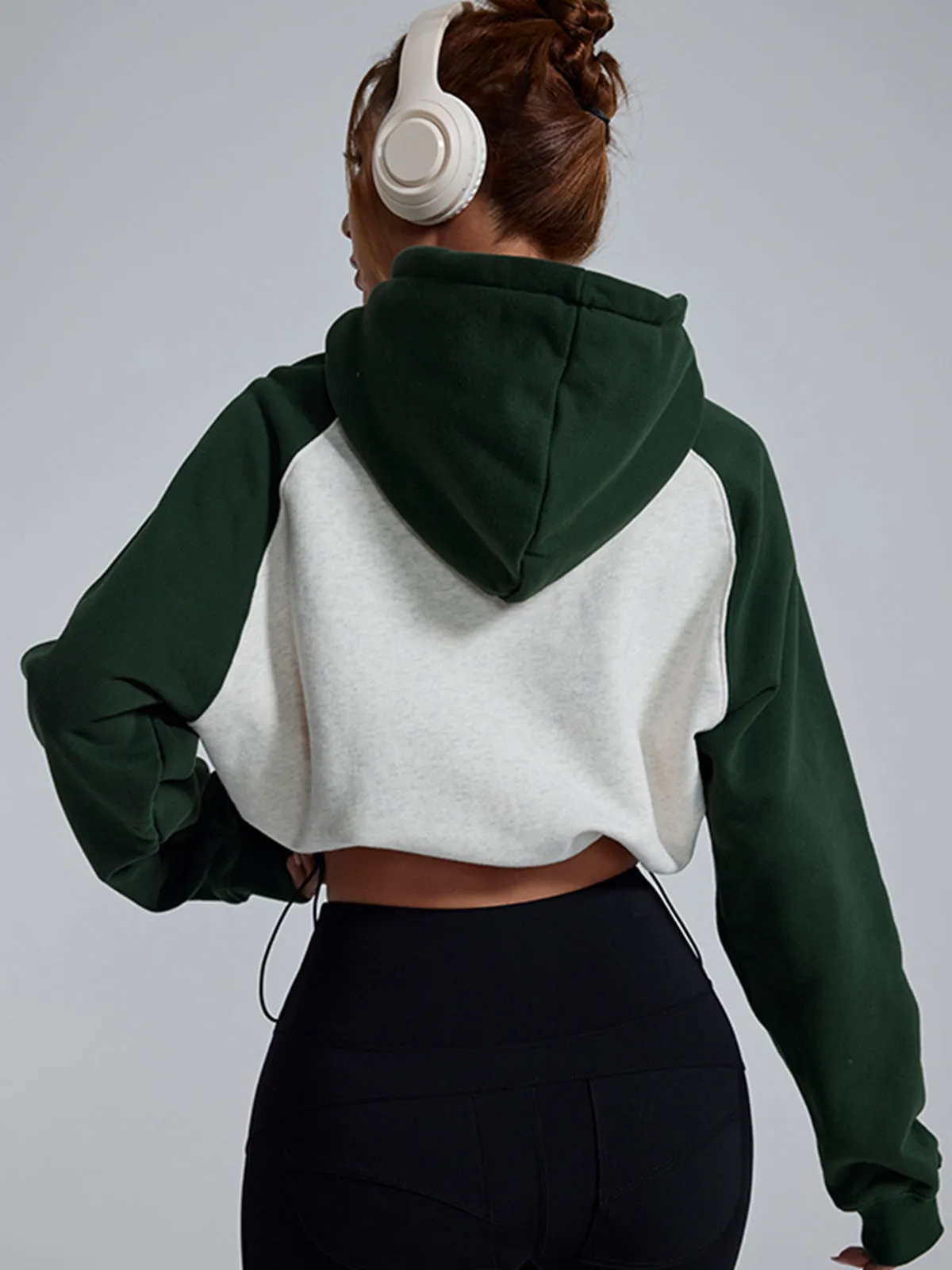 ZASUWA Female Contrast Color Cropped Hoodies